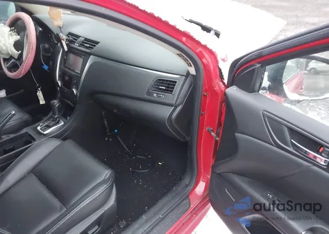 2011 Suzuki Kizashi Sport Sls z USA, uszkodzony, nr VIN JS2RF9A84B6110294